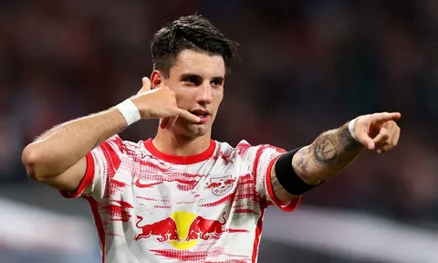 Đội hình tiêu biểu vòng 29 Bundesliga: Trung vệ hay nhất, thần đồng Hungary