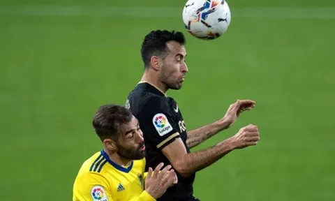 Đội nhà thua nhục nhã, sao Barca nhanh chóng phá vỡ im lặng