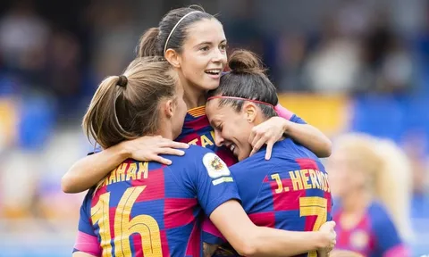 Đội nữ Barca khiến Messi và các đồng đội phải ngước nhìn