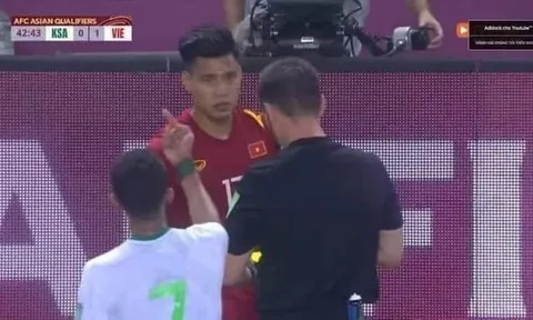 Đội trưởng Ả Rập có hành vi khiếm nhã với Văn Thanh, trọng tài ở đâu?