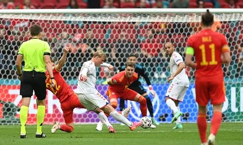Dolberg lập cú đúp, tiễn Bale và đồng đội rời EURO 2020