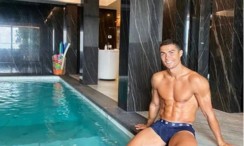 Động thái mới nhất, Ronaldo tiếp tục "tuyên chiến" với COVID-19