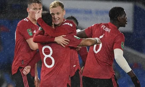 XONG! Solskjaer 'bật đèn xanh', thời của Van de Beek tại M.U đã tới