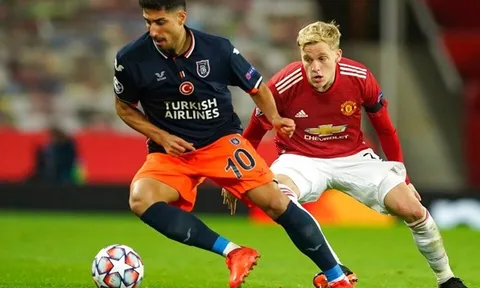 'Solskjaer nên là người trả lời câu hỏi đó về Van de Beek'