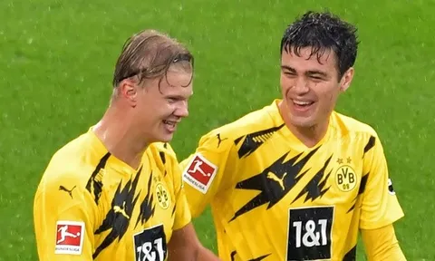 Dortmund đại thắng, "thần đồng 17 tuổi" viết lại lịch sử