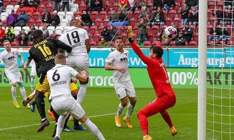 Dortmund trở lại mặt đất trong ngày Jadon Sancho tịt ngòi