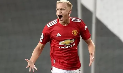 Màn trình diễn trước Granada cho thấy Van de Beek 100% xứng đá chính