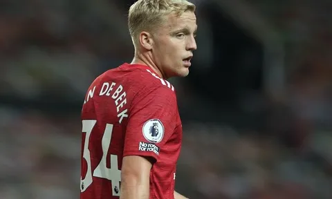 Dự bị quá lâu, Van de Beek gặp thẳng Ole giải quyết vấn đề