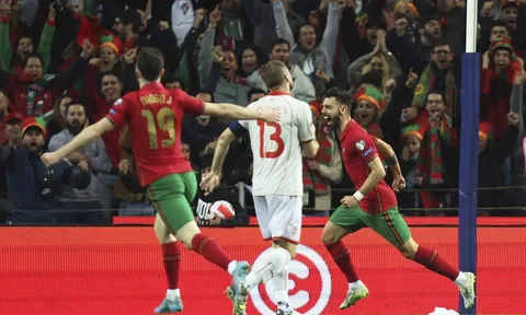 Dự World Cup bằng “vé vớt”, HLV Bồ Đào Nha vẫn đặt mục tiêu vô địch