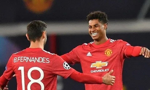 Được Fernandes nhường sút 11m, Rashford gửi lời tâm can
