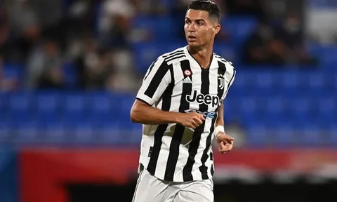 Được mời gọi, Ronaldo có nên qua Pháp với Messi?