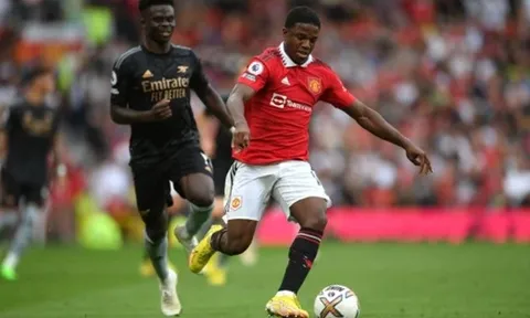 Được so sánh với huyền thoại, tân binh Man Utd 'nở mũi'
