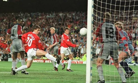 10 thống kê Roma 2-3 M.U: Ngả mũ Cavani; Lịch sử gọi tên Solskjaer!