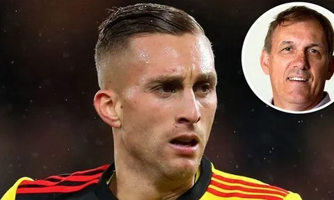 Người cũ Chelsea tiến cử tiền đạo của đội bét bảng cho Liverpool