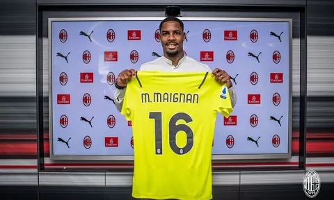 CHÍNH THỨC: AC Milan mua thủ môn xuất sắc nhất nước Pháp