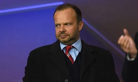 Sắp rời M.U, bản HĐ khủng 150 triệu khiến Ed Woodward tiếc nuối