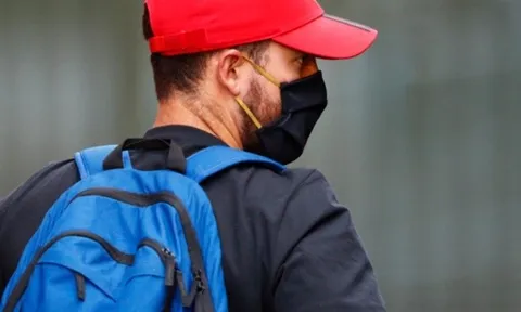 Lộ hình ảnh gây choáng của Hazard, Real không bực mới lạ