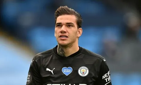 CHOÁNG! Thủ môn Man City muốn tung đòn 'kết liễu' Chelsea