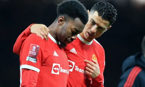 Elanga hỏng pen, Ronaldo có động thái ngay lập tức