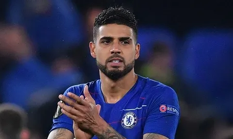 Chelsea đền hợp đồng, năn nỉ Lyon trả cầu thủ