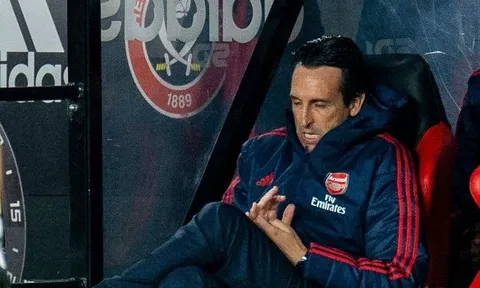 "Emery khác gì Wenger, còn tệ hơn"