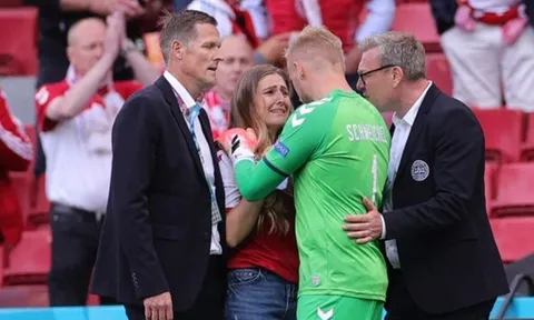 Kasper Schmeichel nói gì với vợ của Eriksen?