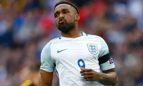Defoe chê bai sao Man Utd