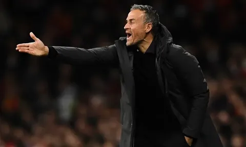 Enrique làm rõ khả năng dẫn dắt Man Utd