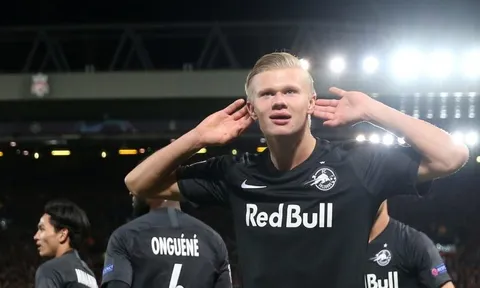 Nhận cú tát đau đớn, rõ thái độ của Man Utd về vụ mua "tiểu Ibra"
