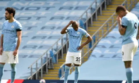 Etihad sụp đổ, Man City ngã quỵ trước 10 người Leeds quá nhanh quá nguy hiểm