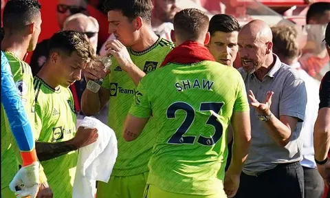 Evra: Ten Hag bị cầu thủ M.U đánh lừa