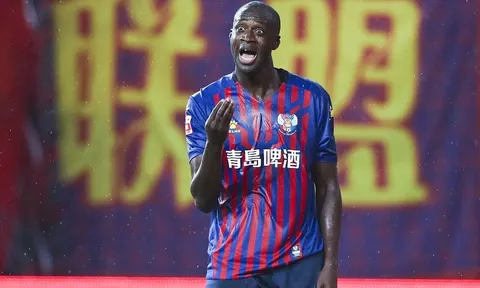 Yaya Toure bị đuổi khỏi sân chỉ sau 10 giây, ở trận đấu có thể là cuối cùng của sự nghiệp