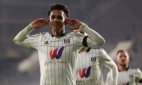 Paul Parker giới thiệu sao trẻ ngang tầm Bruno cho Man Utd