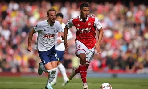 Fabregas chỉ ra trung vệ trong 15, 20 năm tới của Arsenal