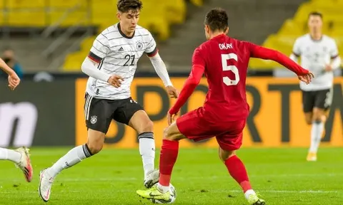 Fan Chelsea: "Cậu ấy quá thông minh, như Ozil thời đỉnh cao vậy"