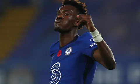 Fan Chelsea trước tin đồn đổi Tammy Abraham lấy Declan Rice
