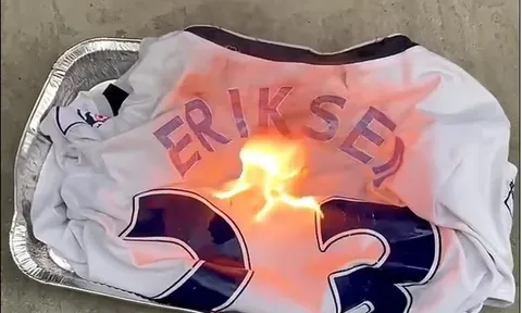 Fan Tottenham đốt áo Eriksen
