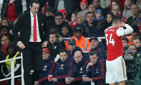 Hòa bạc nhược, fan Arsenal điên tiết: "Sa thải Emery và bán gã hề đó lập tức"