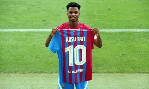 Từ "người thừa kế" Messi đến kép phụ tại Barca