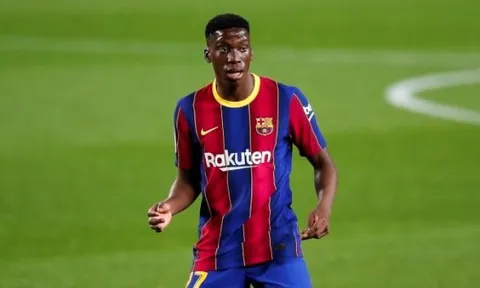 Chelsea theo đuổi, thần đồng Barca đã có câu trả lời