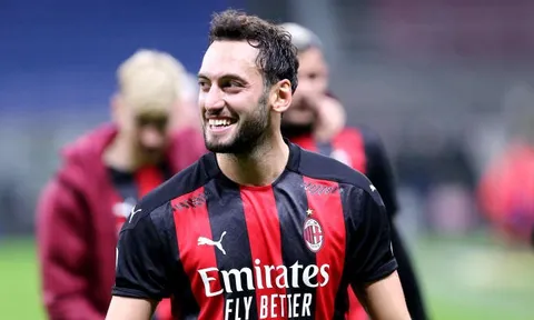 Vừa quan tâm, MU lập tức trở thành bến đỗ lý tưởng của 'Vua đá phạt'
