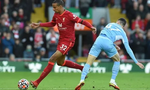 Ferdinand chỉ ra trung vệ Liverpool chơi tốt hơn cả Van Dijk