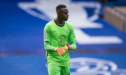 Ferdinand chỉ rõ một điểm yếu của Edouard Mendy