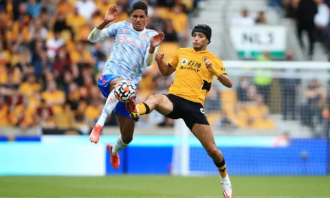 Ferdinand nói thẳng về đẳng cấp của Varane sau màn debut ở Man Utd
