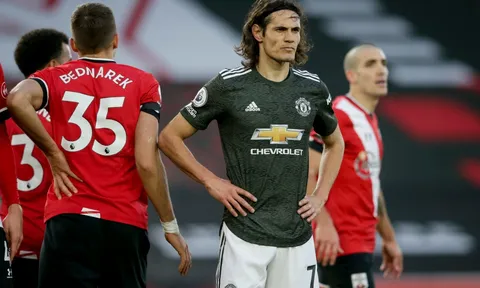 Ferdinand yêu cầu Man United "giáo dục" lại Cavani