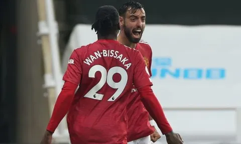 Fernandes: "Anh ấy làm hết, để tôi một mình với thủ môn"