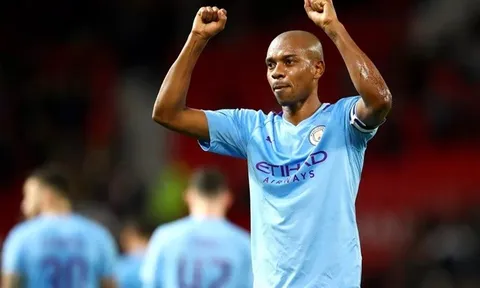 Xác nhận Fernandinho gia hạn với Man City