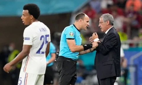 Fernando Santos: 'Đó không phải bất lợi của Bồ Đào Nha'
