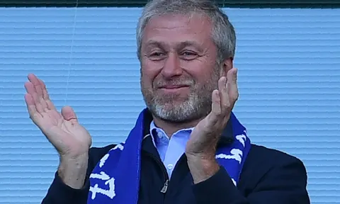 FIFA tổng kết năm 2021: M.U chuyển nhượng kém hiệu quả; Roman Abramovich cao tay