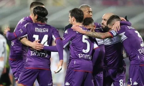Dusan Vlahovic đang hủy diệt cả Serie A